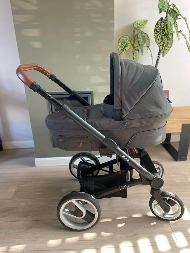 Mutsy Nio Pine Green Combiwagen - Compleet en Gereinigd, Ophalen, Zo goed als nieuw, Combiwagen, Met reiswieg