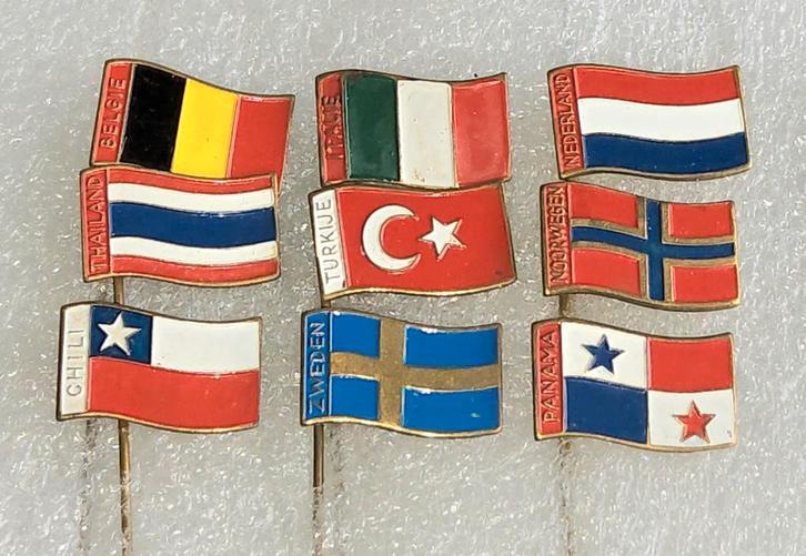 9 Vintage Speldjes Vlaggen Radion Zeeppoeder, Verzamelen, Speldjes, Pins en Buttons, Gebruikt, Speldje of Pin, Stad of Land, Ophalen of Verzenden