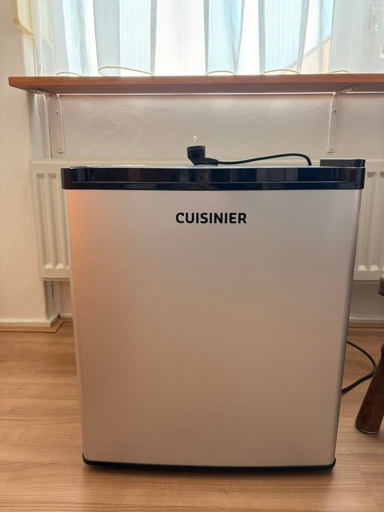 Mini koelkast, Witgoed en Apparatuur, Koelkasten en IJskasten, Zonder vriesvak, Minder dan 85 cm, Ophalen of Verzenden, Minder dan 75 liter