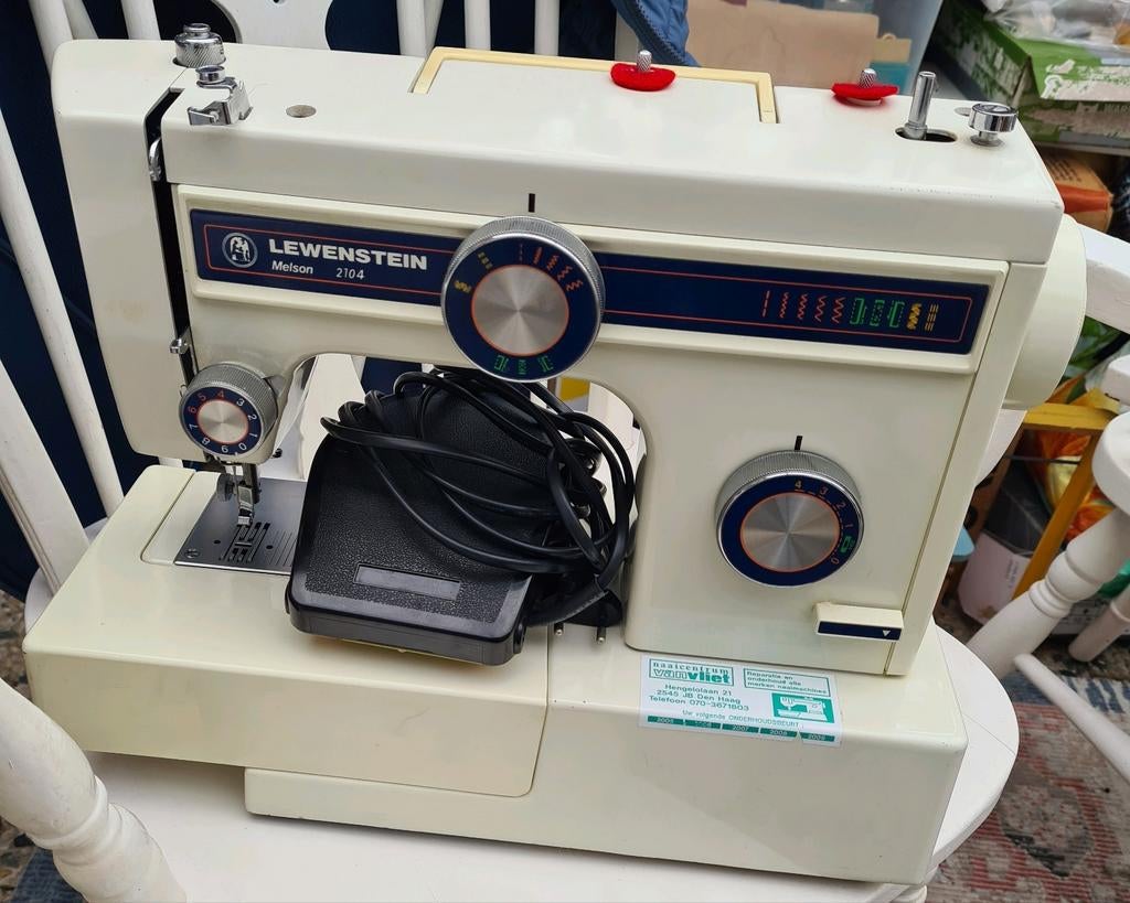 Mooie LEWENSTEIN naaimachine in goede werkende staat, Hobby en Vrije tijd, Naaimachines en Toebehoren, Ophalen, Gebruikt, Naaimachine