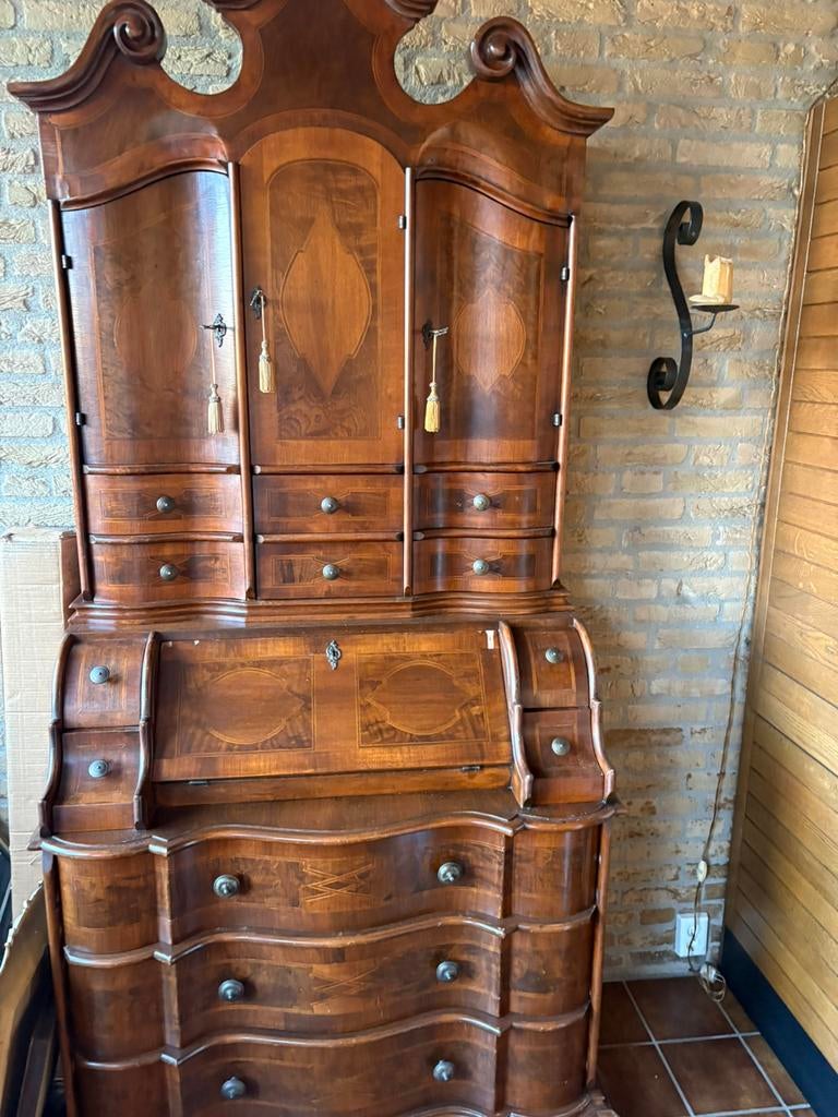 Antieke buro:kast, Ophalen