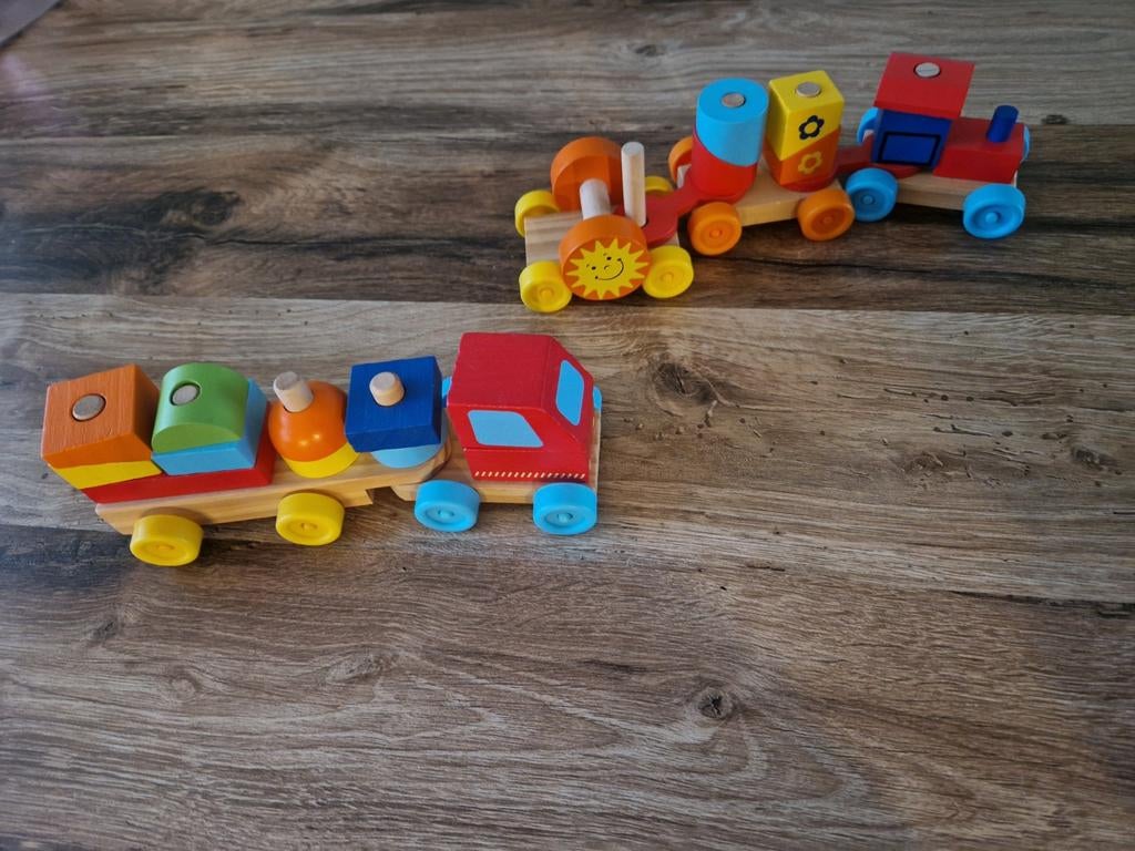 Houten blokkentrein en vrachtwagen. Izgs, Kinderen en Baby's, Speelgoed | Vtech, Ophalen of Verzenden, Zo goed als nieuw, 6 maanden tot 2 jaar