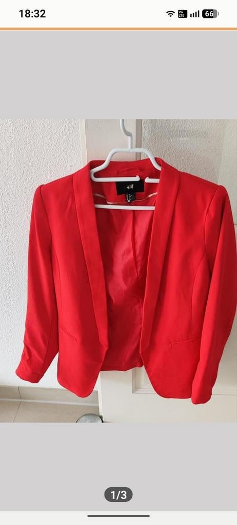 Rode colbert van H&M maat 36 in prima staat, Kleding | Dames, H&M, Ophalen of Verzenden, Zo goed als nieuw, Jasje