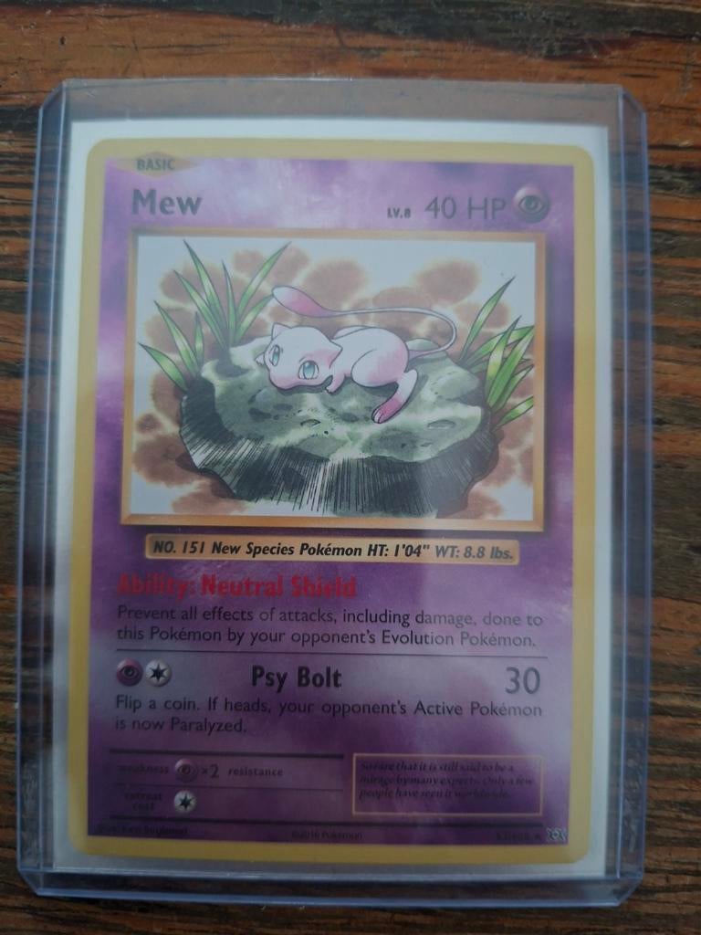 Mew revers holo Pokemon Kaart - 53/108 evolutions, Ophalen of Verzenden, Zo goed als nieuw, Losse kaart