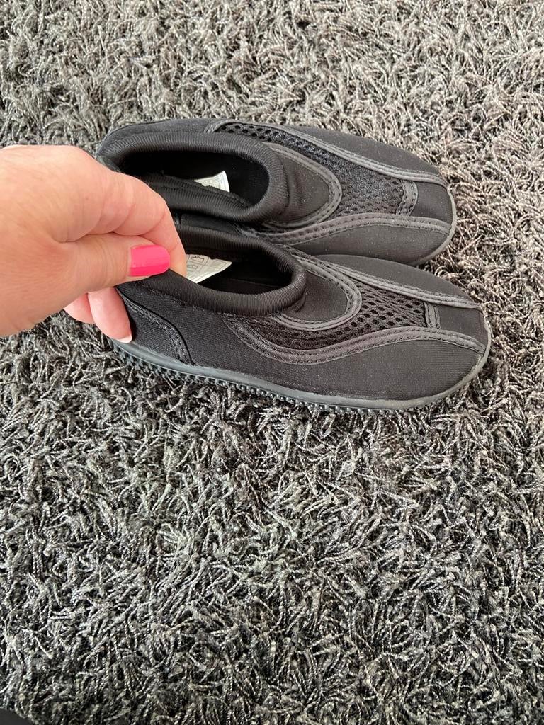 Zwarte waterschoentjes maat 26/27 nieuw, Kinderen en Baby's, Kinderkleding | Schoenen en Sokken, Ophalen, Nieuw, Jongen of Meisje