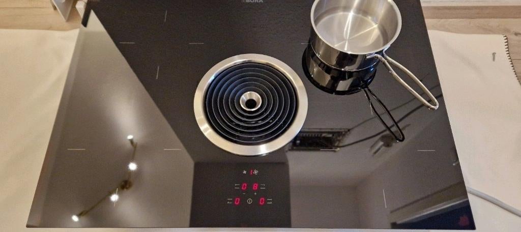 Bora inductie kookplaat met geïntegreerde afzuigkap., Witgoed en Apparatuur, Kookplaten, Ophalen, 4 kookzones, Zo goed als nieuw