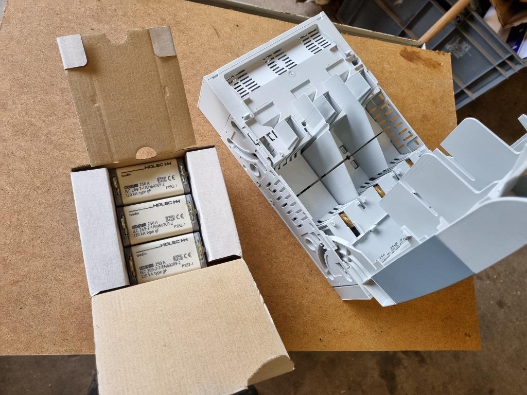 RITTAL LASTSCHEIDER GR1 ZEKERINGKAST SV 9344.110 250 AMP, Ophalen of Verzenden, Nieuw