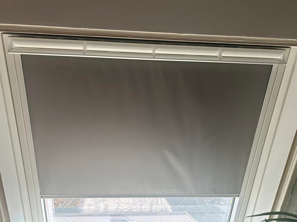 Velux verduisterend rolgordijn GPU UK08, Ophalen, Gebruikt, Grijs, 100 tot 150 cm