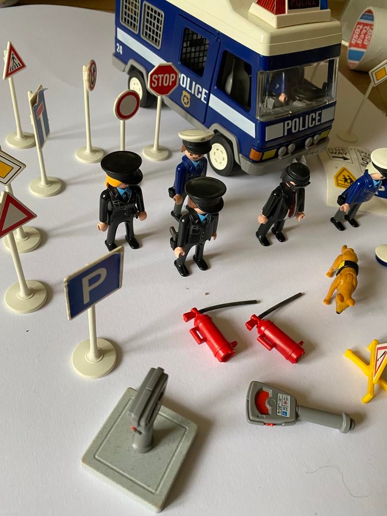 Politie set met arrestantenbus, Ophalen of Verzenden, Gebruikt