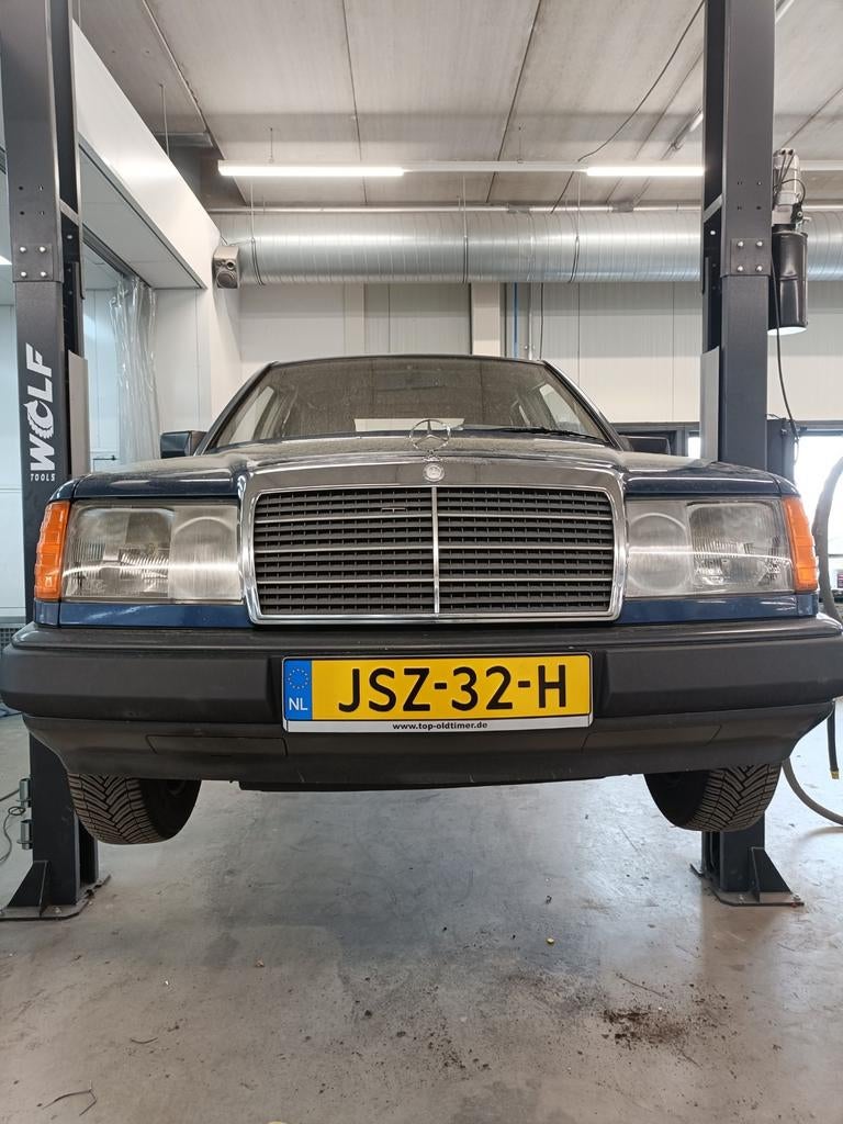 Mercedes W124 200D 1986 Blauw, Auto's, 1983 cc, Blauw, 23 km/l, Diesel