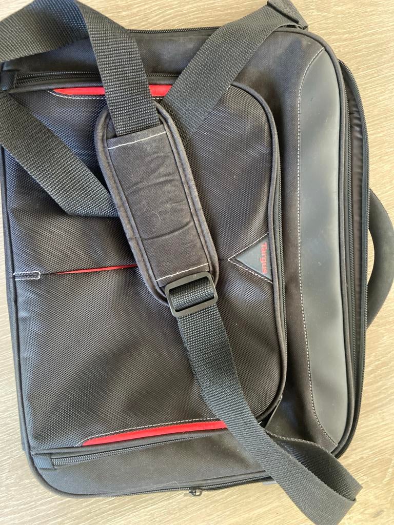 Mooie laptop / werktas - Zwart met rode accenten, Ophalen, 15 inch, Nieuw, Aktetas