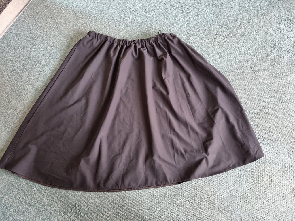 Donkerbruine rok met elastiek maat 52 - 54, Kleding | Dames, Rokken, Bruin, Maat 46/48 (XL) of groter, Ophalen of Verzenden, Zo goed als nieuw