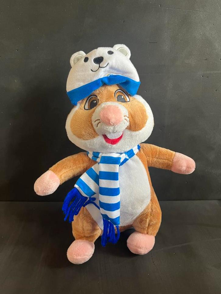 AH Hamster - Berenmuts + Sjaal, Kinderen en Baby's, Speelgoed | Knuffels en Pluche, Zo goed als nieuw, Overige typen, Ophalen of Verzenden