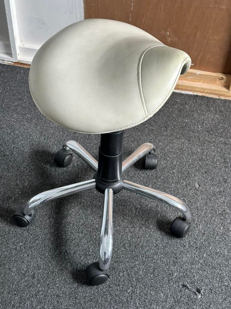 Zadellrukje voor de pedicure, Ophalen, Gebruikt, Hout