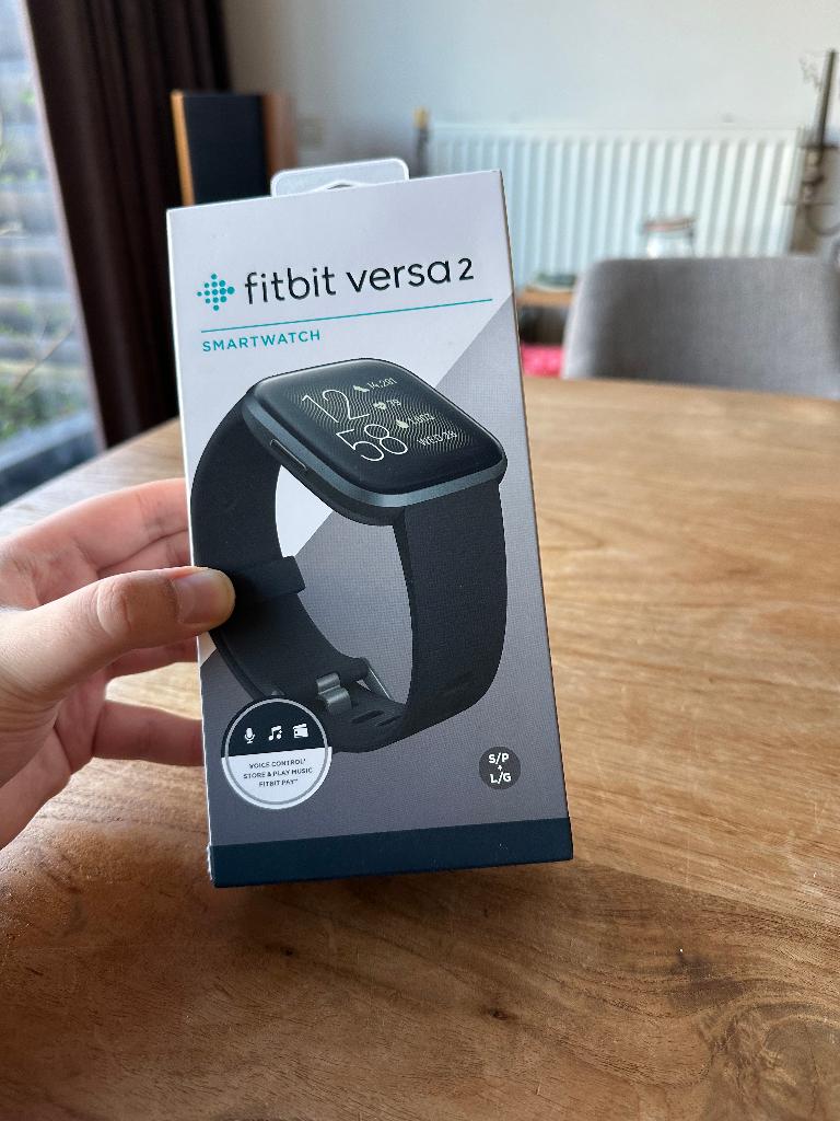 Fitbit Versa 2 Zwart Smartwatch (Nieuw), Sieraden, Tassen en Uiterlijk, Activity trackers, Zwart, IOS, Nieuw, Ophalen of Verzenden