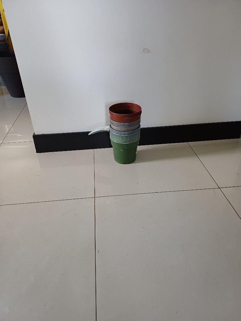 18 binnenpotten kunststof, Kunststof, Rond, Ophalen of Verzenden, Zo goed als nieuw