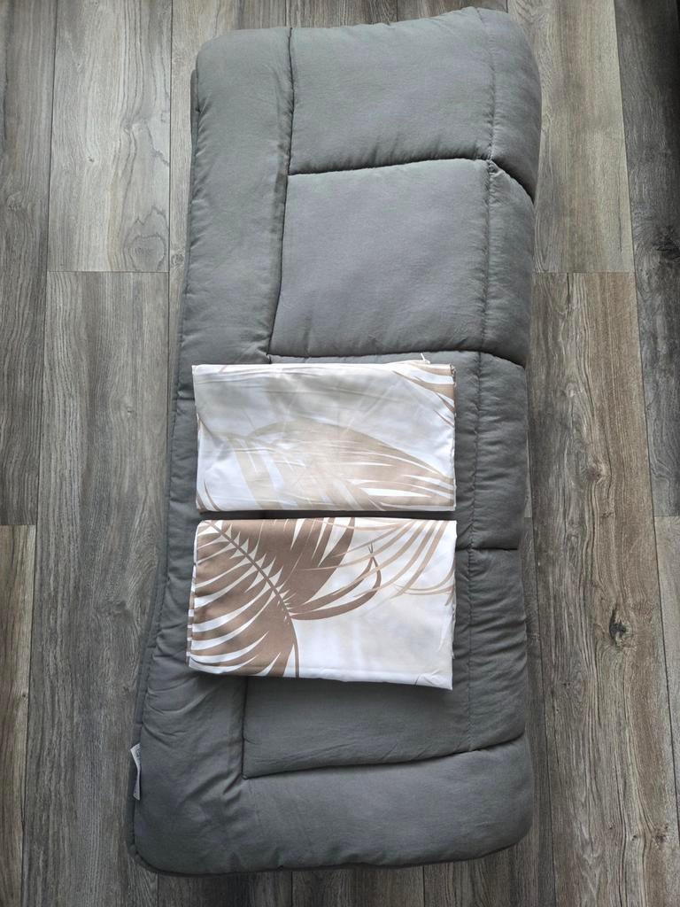 Eazy wasbaar dekbed / Zelesta slopen / 240X220, Huis en Inrichting, Dekbedovertrek, Tweepersoons, Ophalen of Verzenden, Zo goed als nieuw