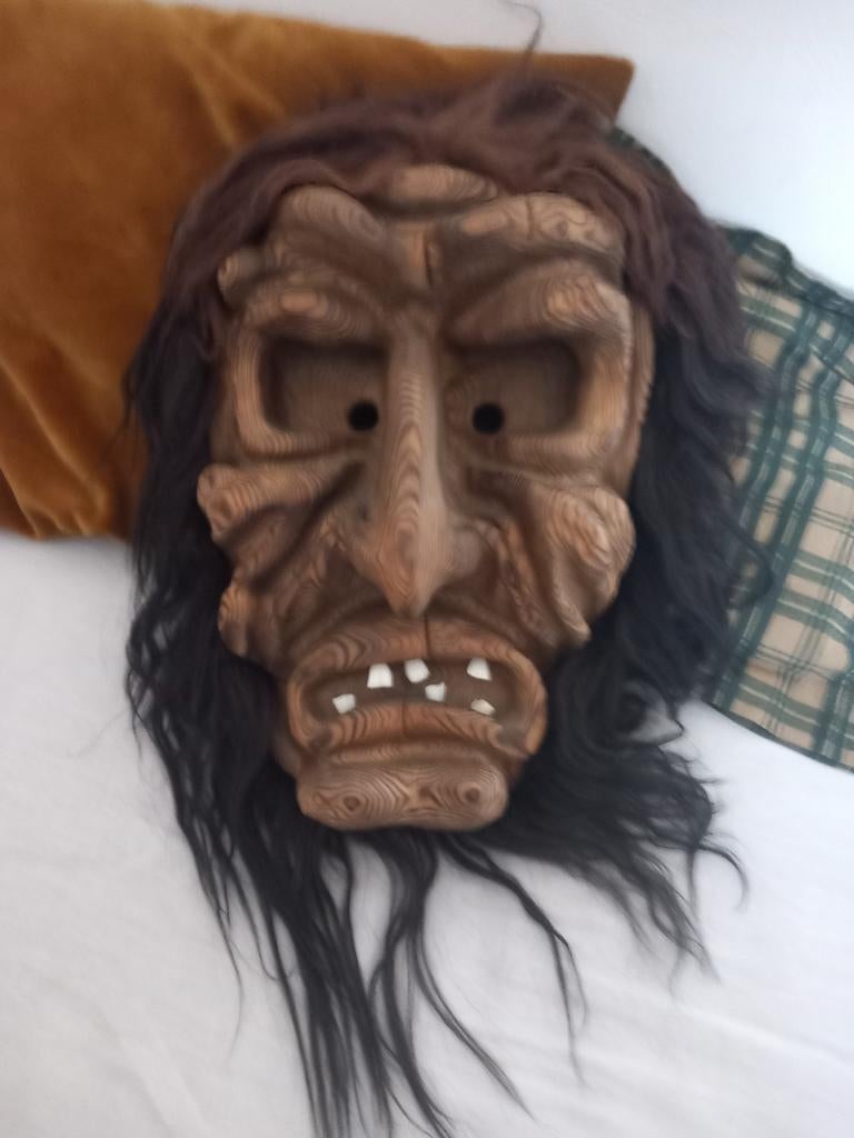 Uniek handgesneden houten masker met haar, Antiek en Kunst, Ophalen of Verzenden