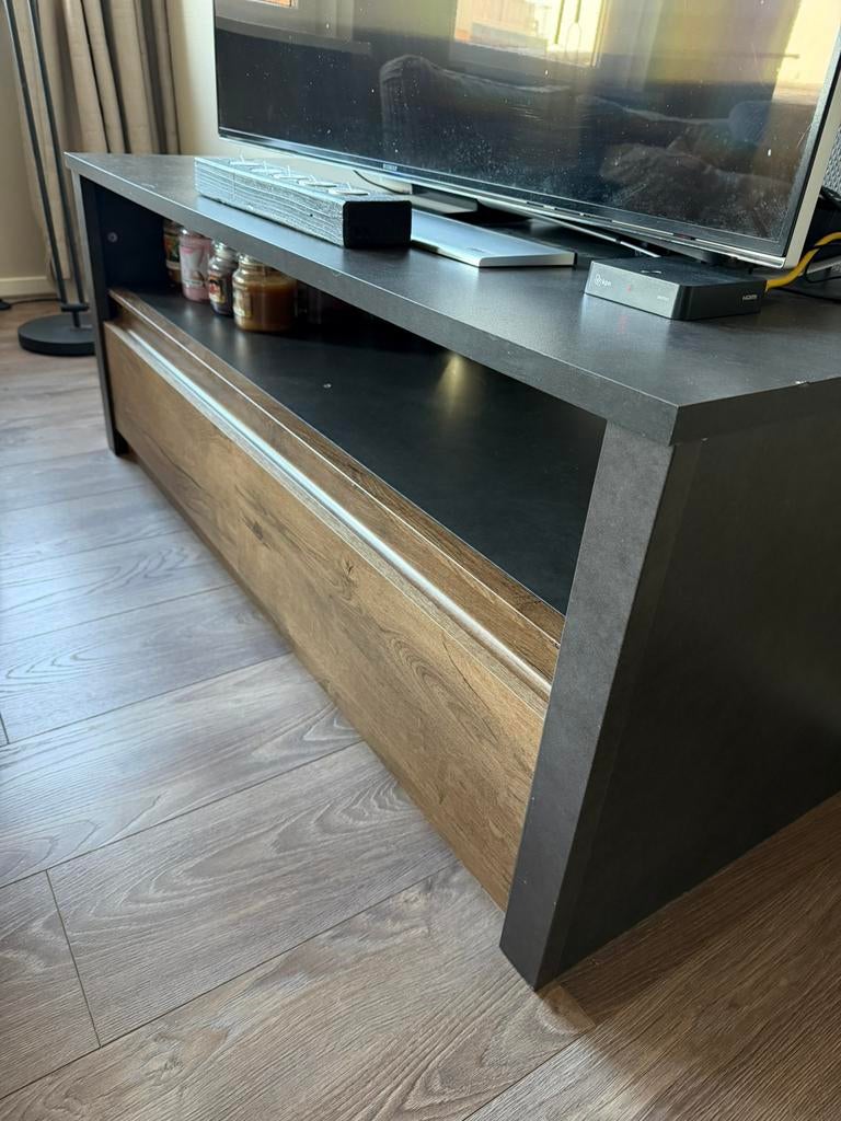 Tv meubel Monaco eiken grijs 130 cm, Ophalen, 100 tot 150 cm, Zo goed als nieuw, Minder dan 100 cm