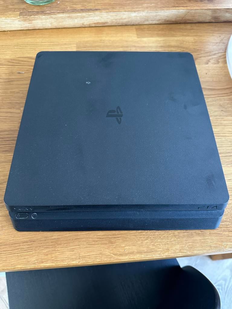 PlayStation 4 Slim zwart, Spelcomputers en Games, Ophalen, Zo goed als nieuw, Zonder controller, Slim