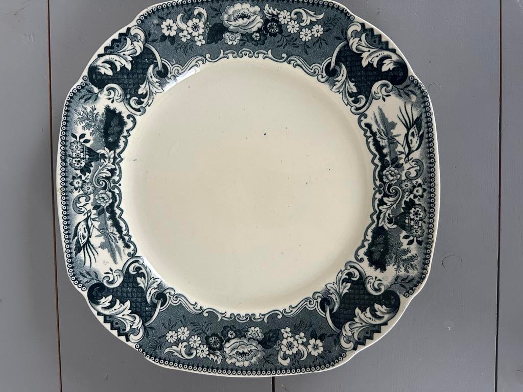 Antiek bord Societe Ceramique Maastricht Victoria, Ophalen of Verzenden