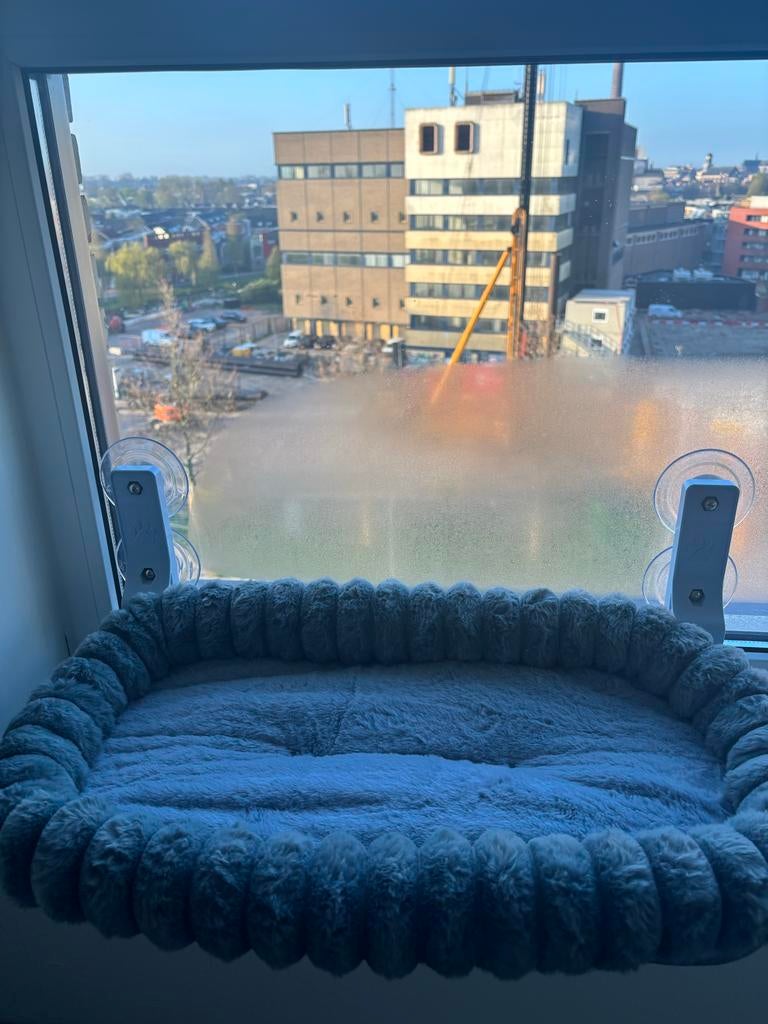 Vensterlig stoel kat, Ophalen, Zo goed als nieuw