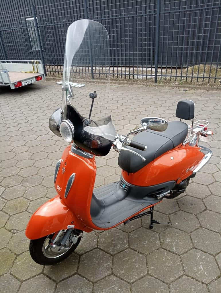 Goed onderhouden fosti Grand retro geel kenteken., Fietsen en Brommers, Ophalen, Gebruikt, Fosti, Benzine