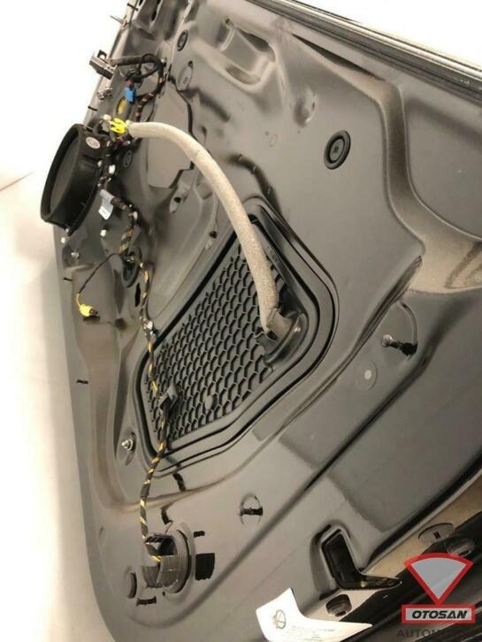 audi a3 8v facelift 2017 deur portier rechts 3 deurs ly9b, Auto-onderdelen, Carrosserie en Plaatwerk, Gebruikt, Deur, Auto-Union-Strasse 1
85045  Ingolstadt, DE