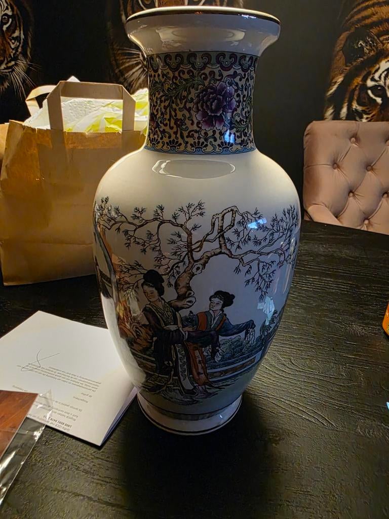Mooie Vintage Chinese Vaas met Handgeschilderde Scènes, Ophalen of Verzenden