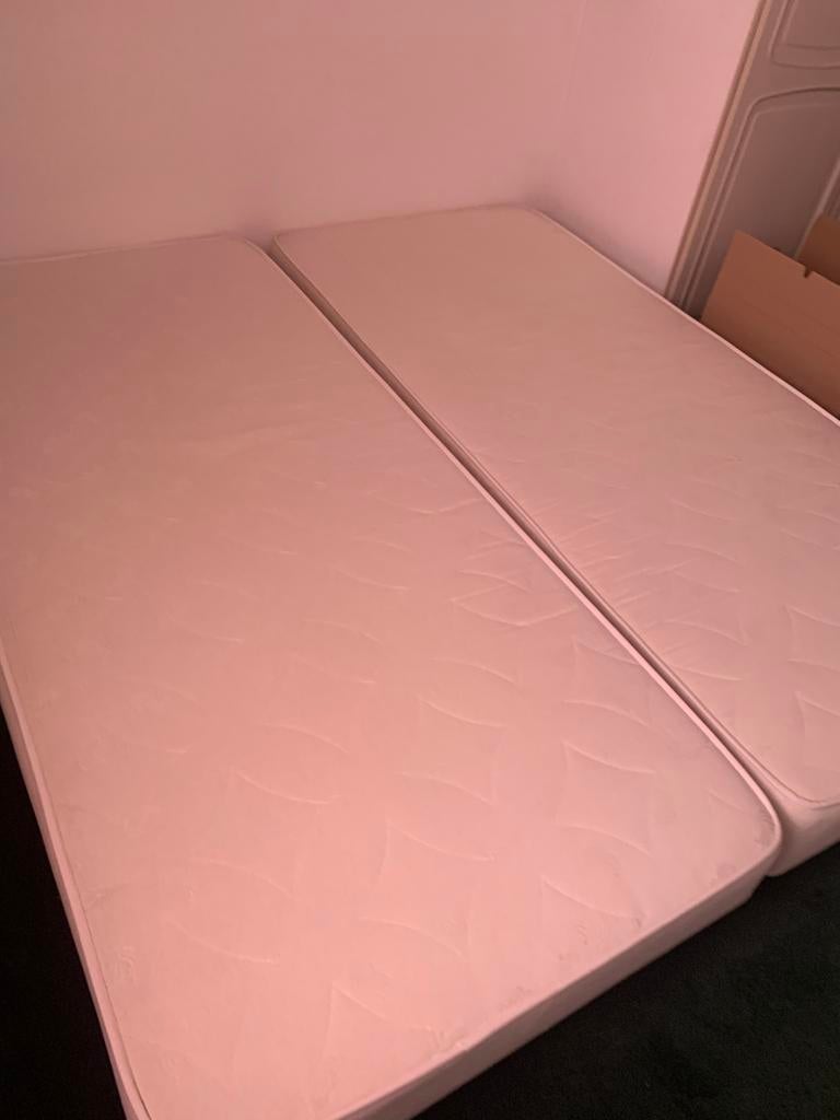 Gratis Twee boxspring 90x200 cm, Ophalen, Gebruikt, 90 cm, Eenpersoons