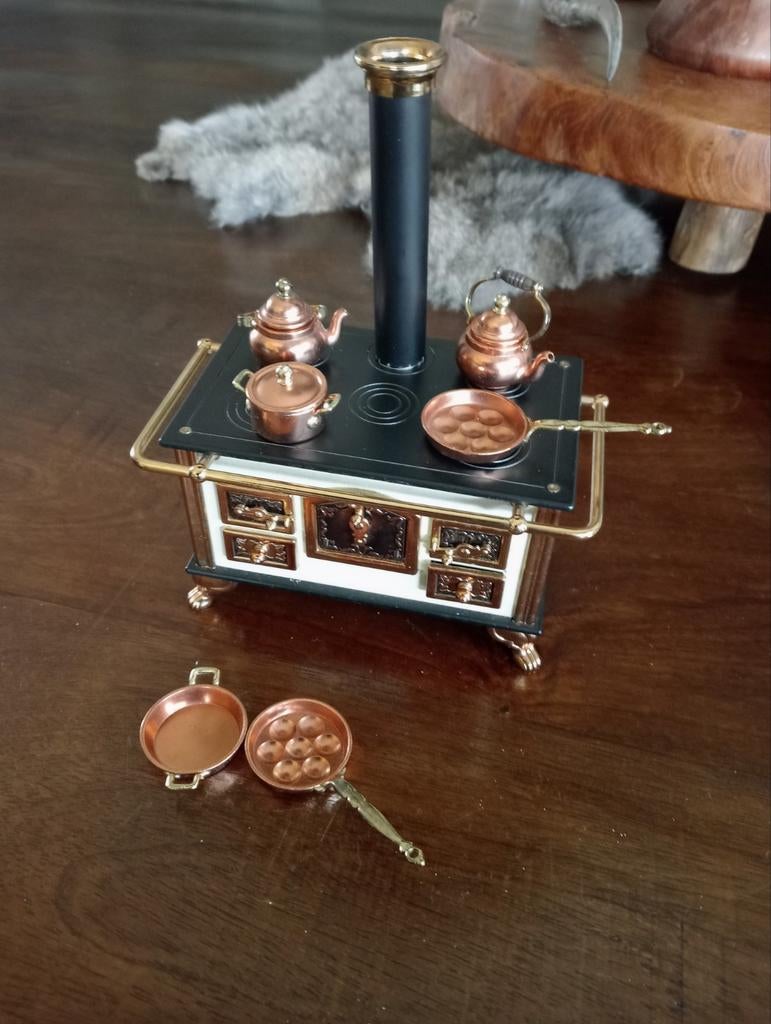 Bodo  Henning...poppenhuis oventje, Ophalen of Verzenden, Zo goed als nieuw, Poppenhuis