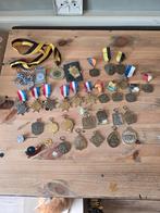 Grote verzameling speldjes en medailles, Ophalen of Verzenden, Gebruikt, Overige onderwerpen, Speldje of Pin