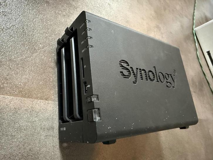 DS212+  Synology NAS met 2x 1TB schijven, Computers en Software, NAS, Zo goed als nieuw, Ophalen of Verzenden