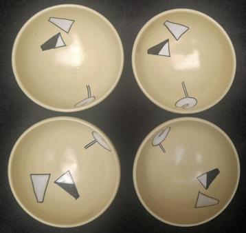 Minimalistische moderne kunst op Flora Gouda plateel WILLY beschikbaar voor biedingen