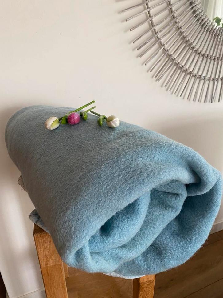 Mooie lichtblauwe vintage wollen deken, Huis en Inrichting, Woonaccessoires | Plaids en Woondekens, Zo goed als nieuw, Ophalen of Verzenden