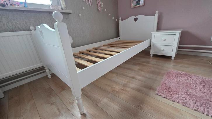 Mooi EMMA bed + nachtkastje, kinderbed, Kinderen en Baby's, Kinderkamer | Bedden, Zo goed als nieuw, 180 cm of meer, 85 tot 100 cm
