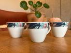 Vintage Kopjes met Bloemenrand, Ophalen of Verzenden, Zo goed als nieuw, Overige stijlen, Kop(pen) en/of Schotel(s)