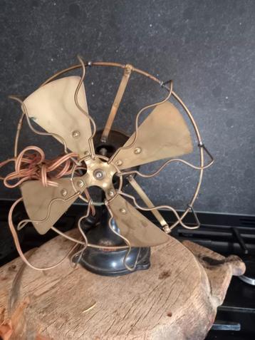 Antieke Koperen Ventilator beschikbaar voor biedingen