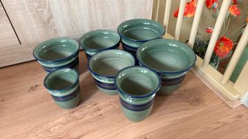 Serie 7 en 6 blauw groene overpotten 22-12 cm beschikbaar voor biedingen