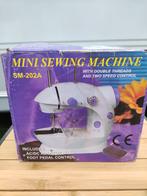 Mini naaimachine als nieuw, Hobby en Vrije tijd, Naaimachines en Toebehoren, Ophalen of Verzenden, Zo goed als nieuw