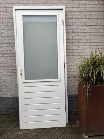 Meranti BUITENDEUR incl. HR++ glas en deurbeslag beschikbaar voor biedingen