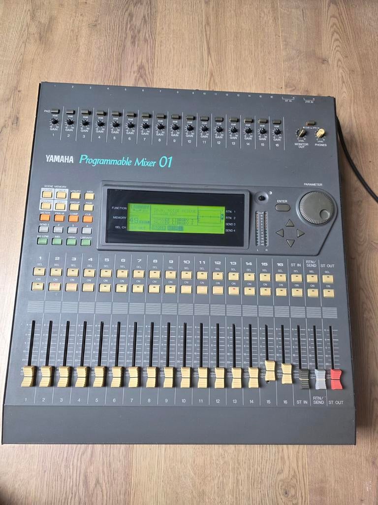 Yamaha ProMix 01 Digitale Mengtafel, Muziek en Instrumenten, Ophalen of Verzenden, Gebruikt, 10 tot 20 kanalen, Microfooningang