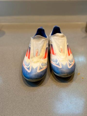 Adidas Voetbalschoen Maat 36 - Zonder Veters beschikbaar voor biedingen