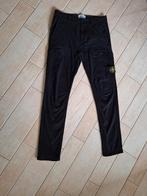 Zwarte broek van STONE ISLAND

Maat S, Ophalen of Verzenden, Maat 46 (S) of kleiner, Zwart, Stone Island