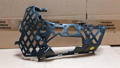 VW Passat B8 3G Links voorbumper Houder steun Mistlamp, Auto-onderdelen, Carrosserie en Plaatwerk, Bumper, Voor, Gebruikt, Ophalen of Verzenden