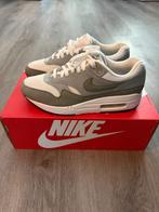Nike Wmns Air Max 1 'Dark Stucco' - US9/EU39 -2018, Ophalen, Zo goed als nieuw, Sneakers of Gympen