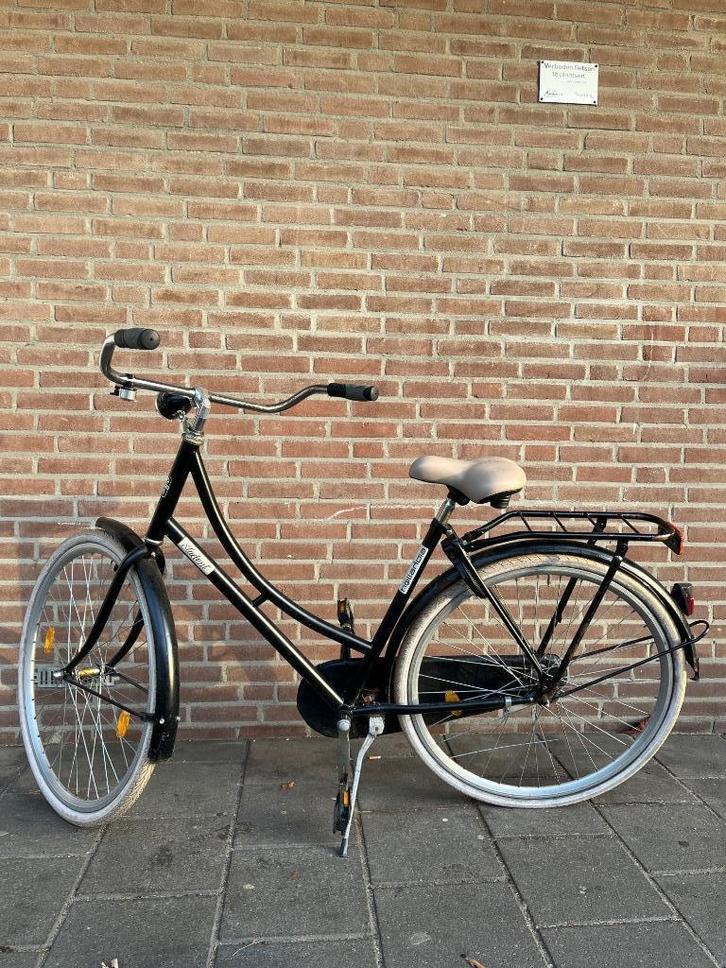 Zwarte oma fiets, Fietsen en Brommers, Fietsen | Dames | Omafietsen, Gebruikt, Ophalen