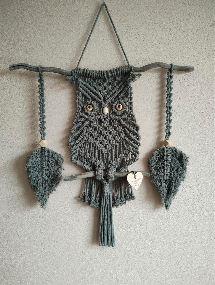 Macramé uil met veren. Sisters Forever., Huis en Inrichting, Woonaccessoires | Wanddecoraties, Nieuw, Ophalen of Verzenden