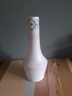 Vintage vaas Tiko Gouda - 1027 Majola - 24cm hoog, Wit, Aardewerk of Porselein, Ophalen of Verzenden, Zo goed als nieuw