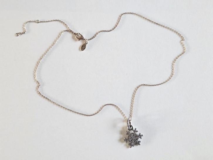 ZILVEREN PANDORA KETTING MET SNEEUWVLOK, Sieraden, Tassen en Uiterlijk, Kettingen, Zo goed als nieuw, Zilver, Met strass, Ophalen